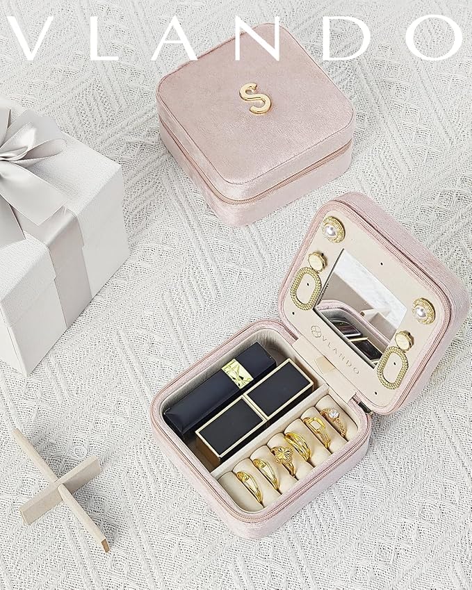 Vlando Preppy Stuff for Teen Girls, Girls Jewelry Box, Teen Girl Chid Gifts Trendy Stuff, Monogrammed Gifts Travel Jewelry Case, Gifts for Teen Girls, Things for Teen Girls - Letter B, Pink