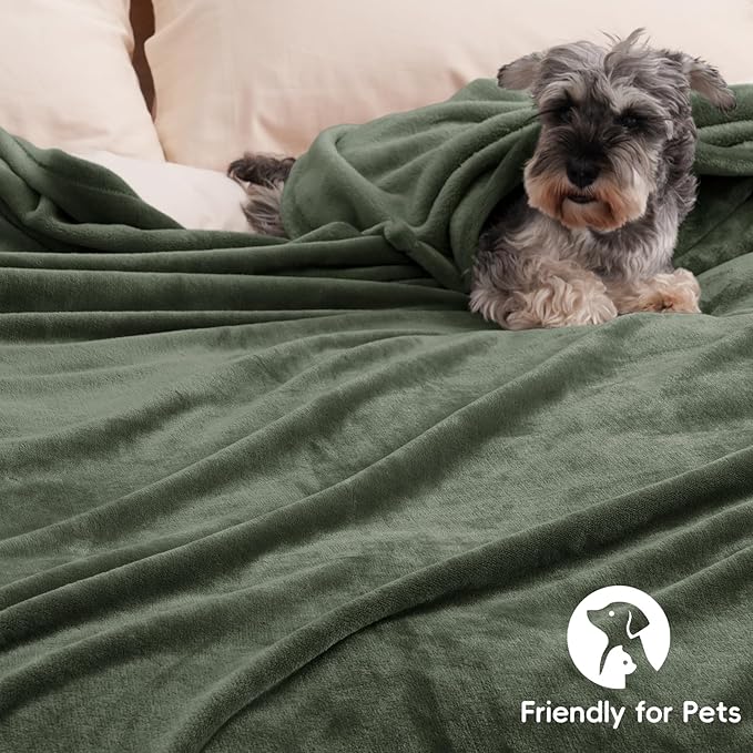 PHF Ultra Soft Fleece Blanket Twin Size, No Shed No Pilling Luxury Plush Cozy 300GSM Lightweight Blanket for Bed, Couch, Chair, Sofa Suitable for All Season, 66" x 90", Olive Green